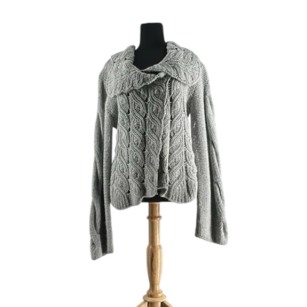 Line the label cardigan sweater  cashmere angora chunky cable
Knit soft sz M